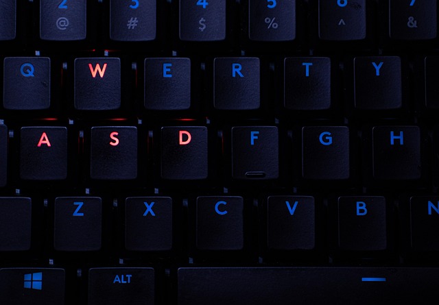 computers-640x480-3121407.jpeg