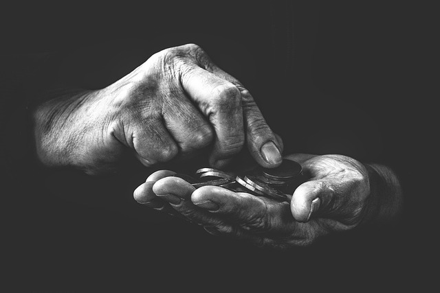 elderly-person-640x480-12403159.jpeg