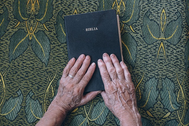 elderly-person-640x480-58394204.jpeg