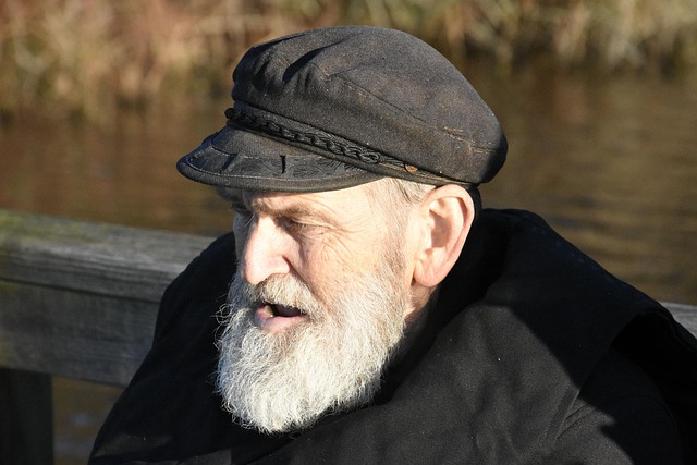 elderly-person-640x480-81144454.jpeg