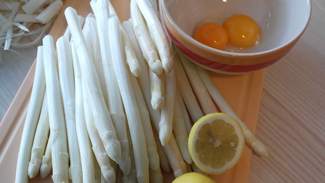 local-food-640x480-93269260.jpeg