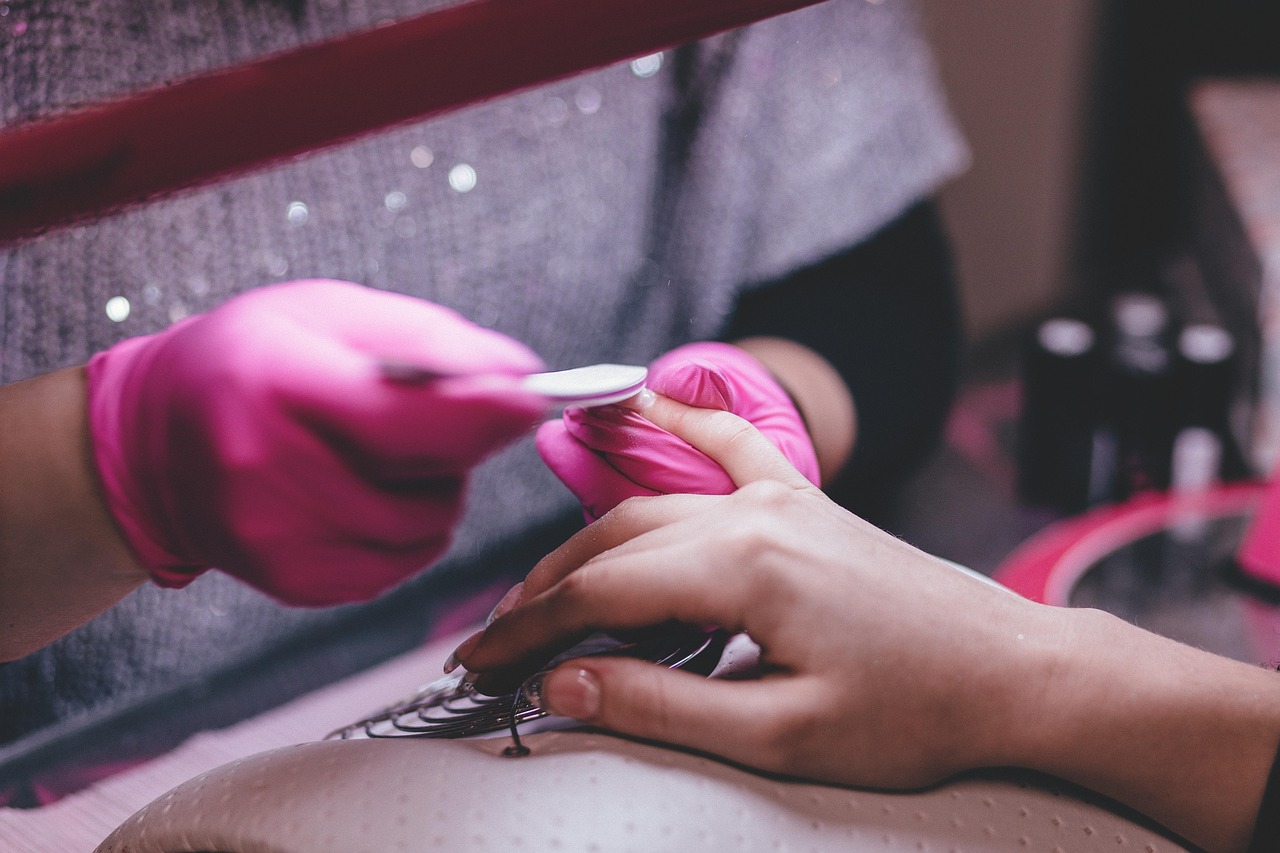 master-nail-art-tips-for-beginners-to-en-640x480-mxml6f